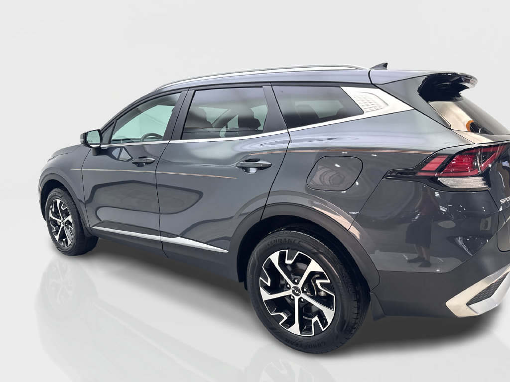 Used 2024 Kia Sportage EX AWD/4WD image 16