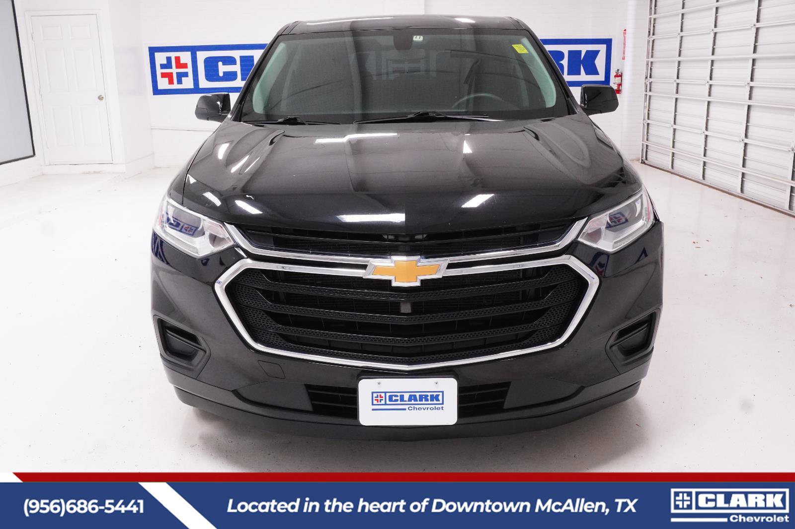 Used 2021 Chevrolet Traverse LS FWD image 2