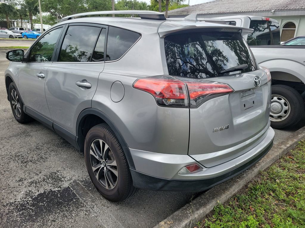 Used 2017 Toyota RAV4 LE image 4