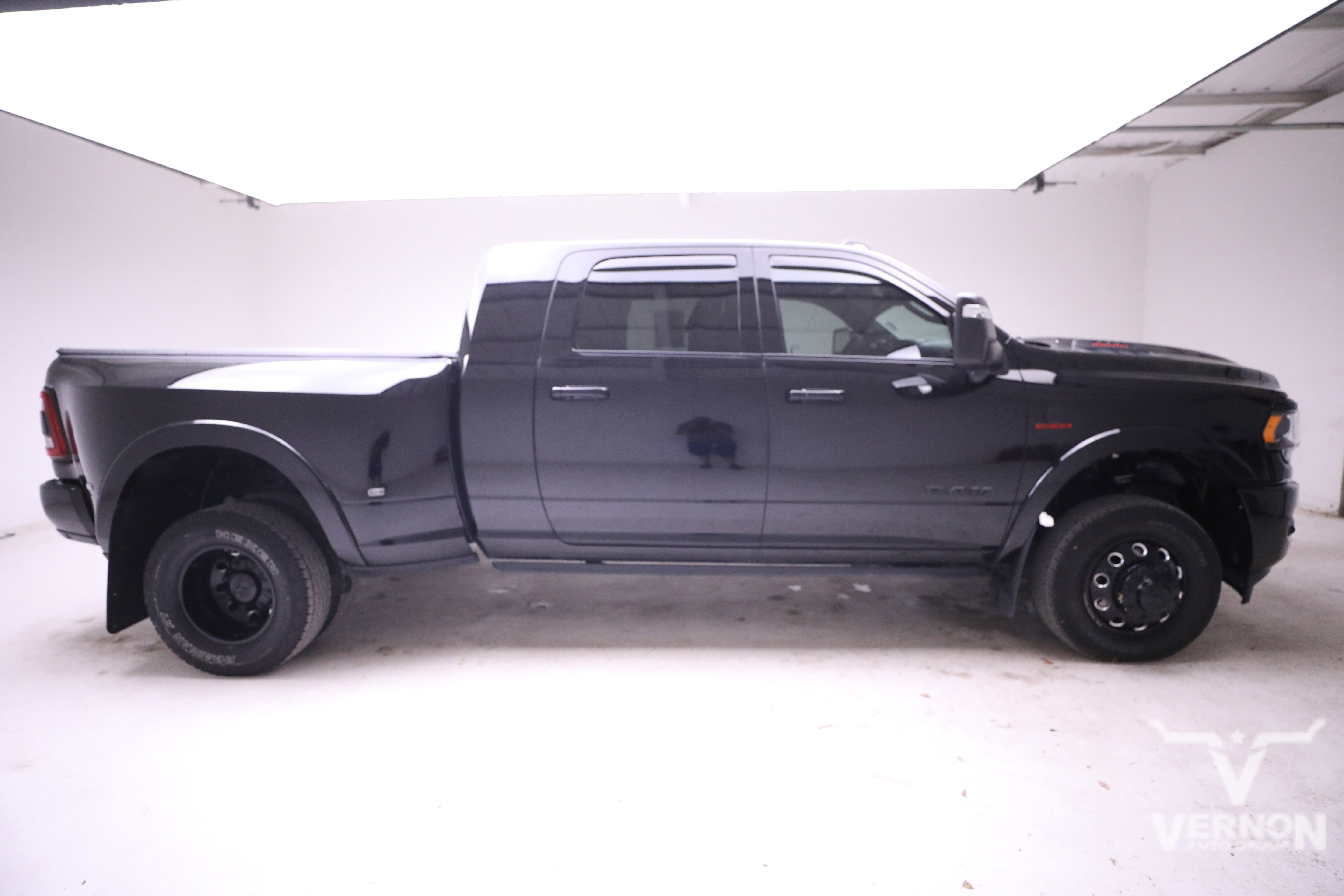 Used 2024 RAM 3500 Limited image 6