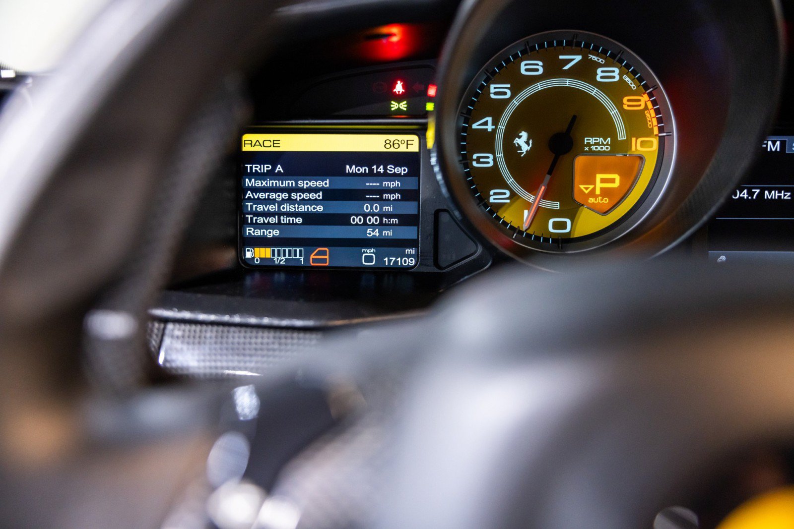 Used 2011 Ferrari 458 Italia Coupe RWD image 45