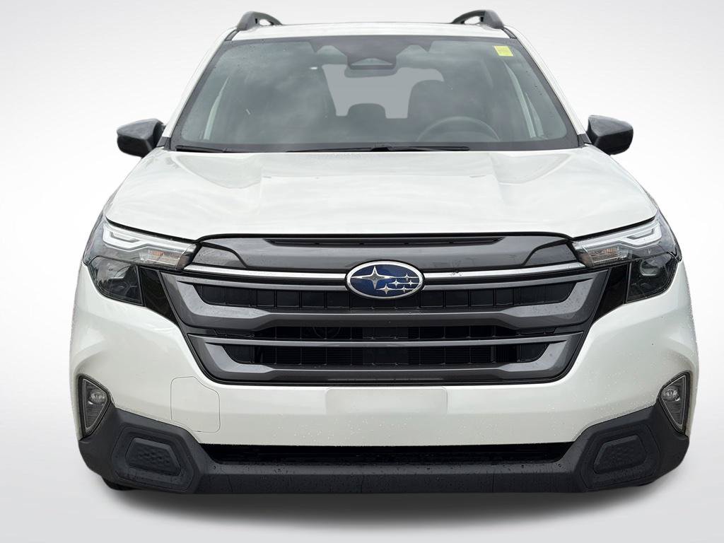 Used 2025 Subaru Forester Premium AWD/4WD image 3