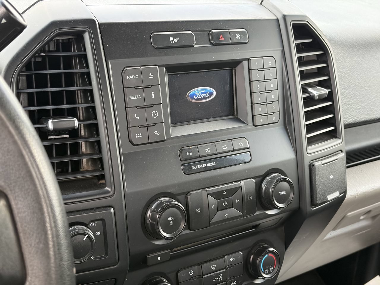 Used 2018 Ford F150 XL w/ Equipment Group 101A Mid RWD image 9