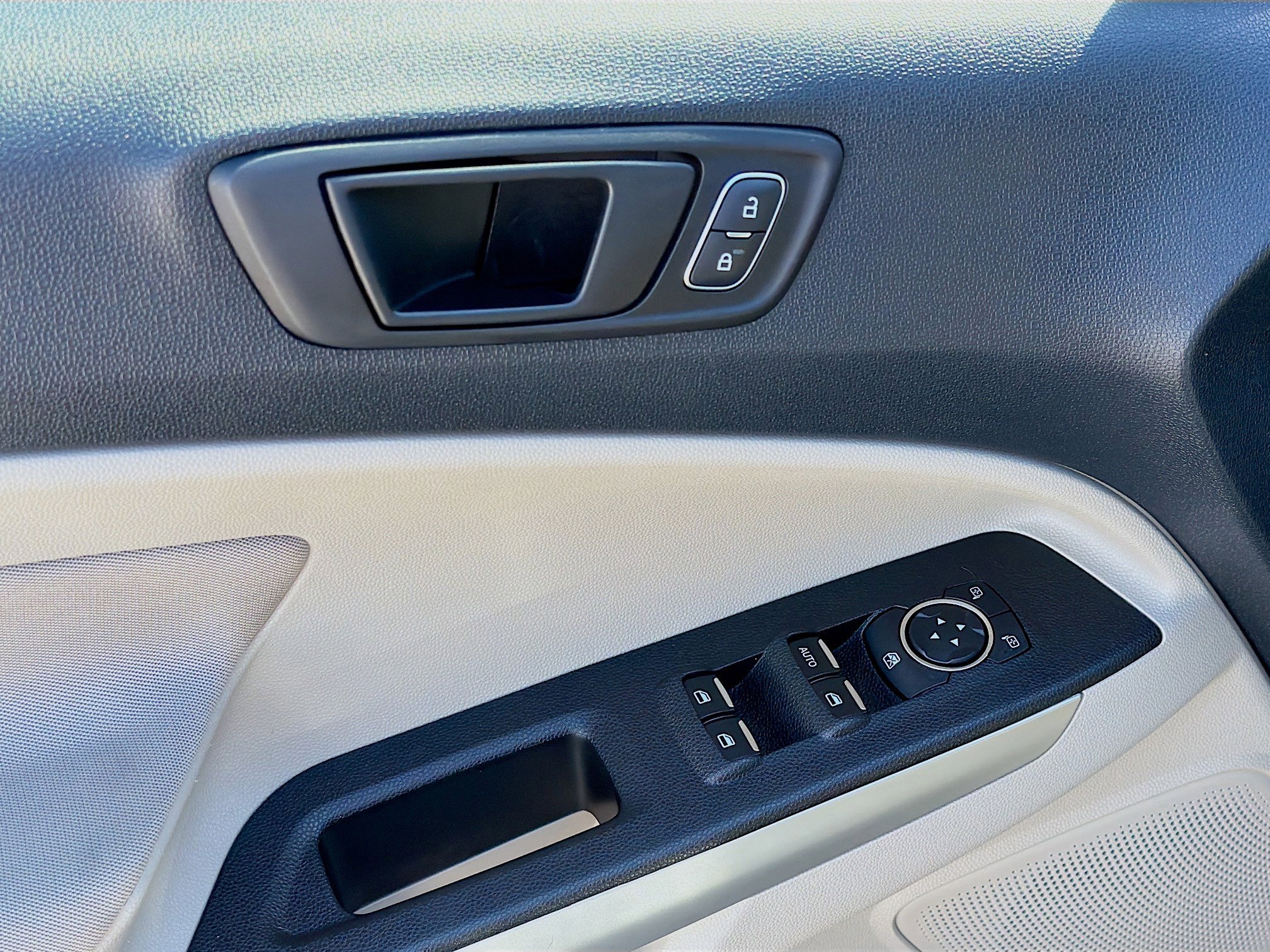 Used 2020 Ford EcoSport S image 22