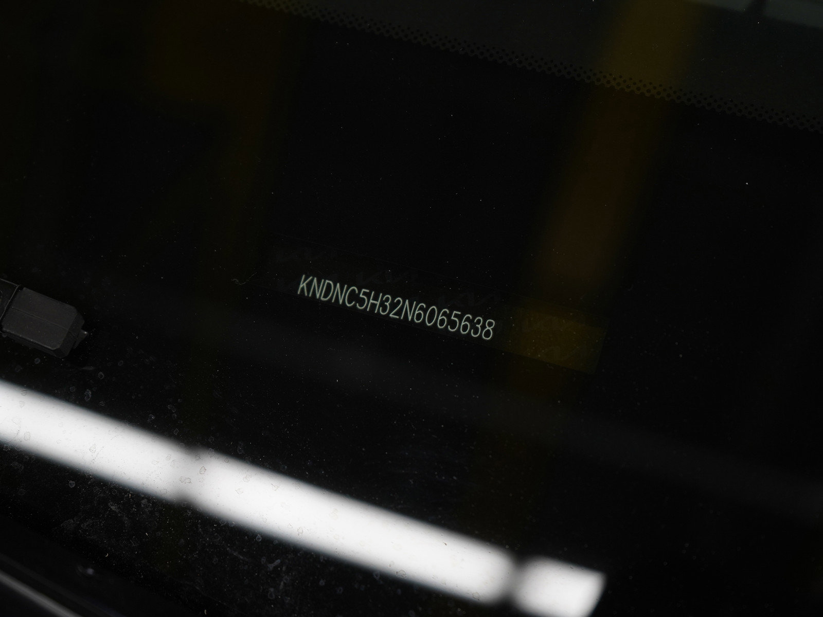 Used 2022 Kia Carnival EX image 32