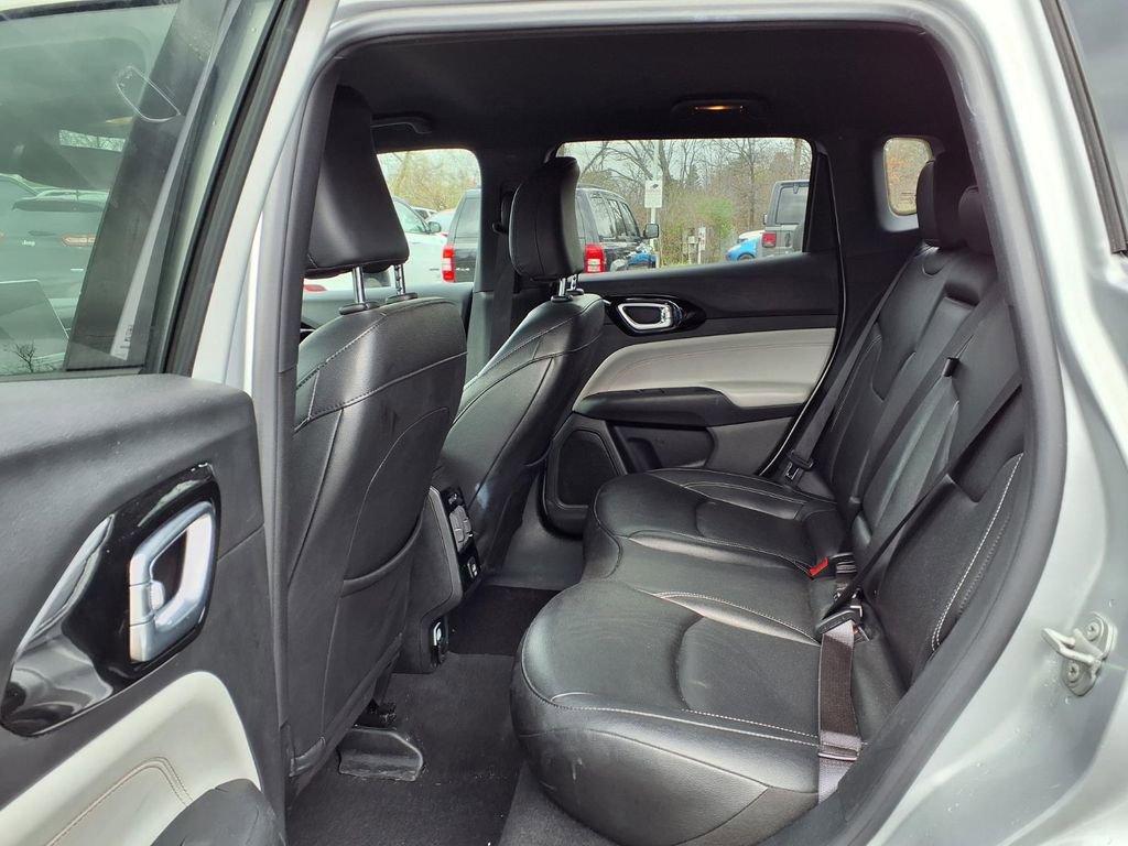Used 2025 Jeep Compass Limited image 13