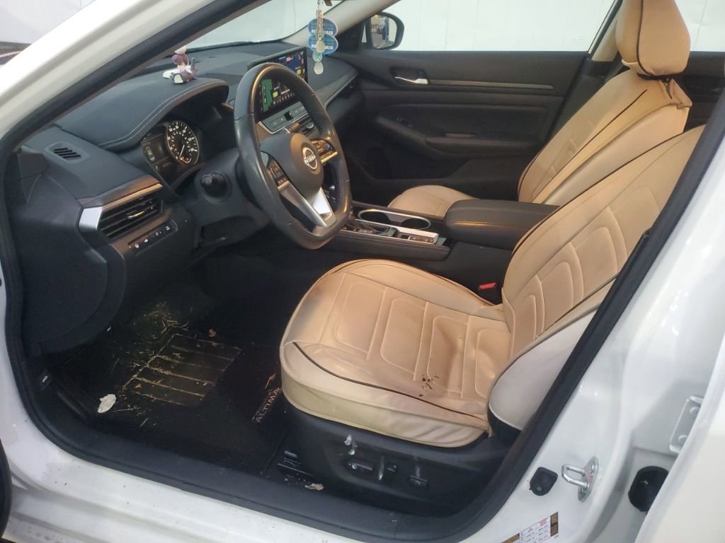 Used 2024 Nissan Altima 2.5 SV w/ SV Premium Package image 12