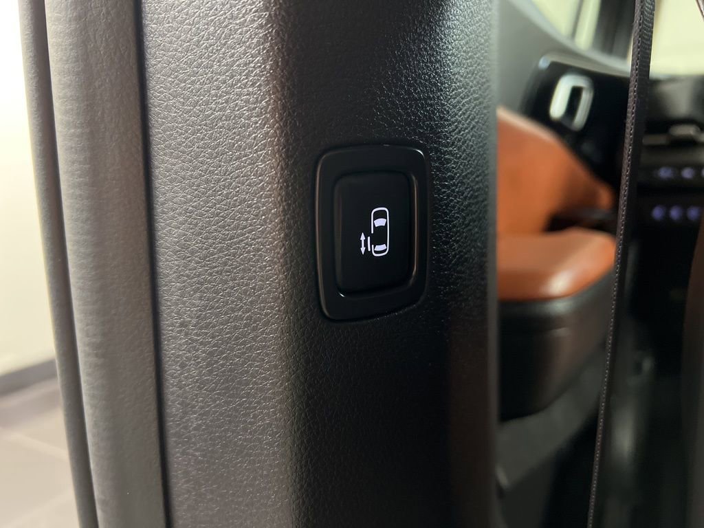 Used 2024 Kia Carnival SX image 34