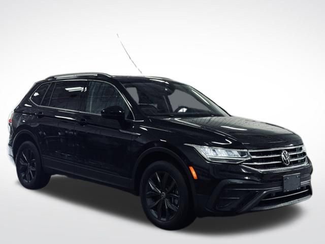 Used 2022 Volkswagen Tiguan SE w/ Panoramic Sunroof Package image 4