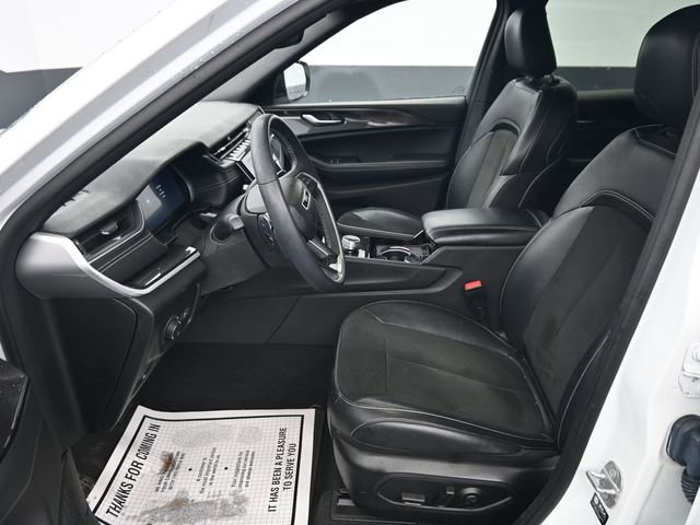 Used 2023 Jeep Grand Cherokee L Laredo image 6