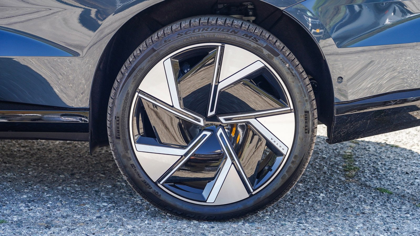 New 2025 Volvo EX90 Ultra image 12