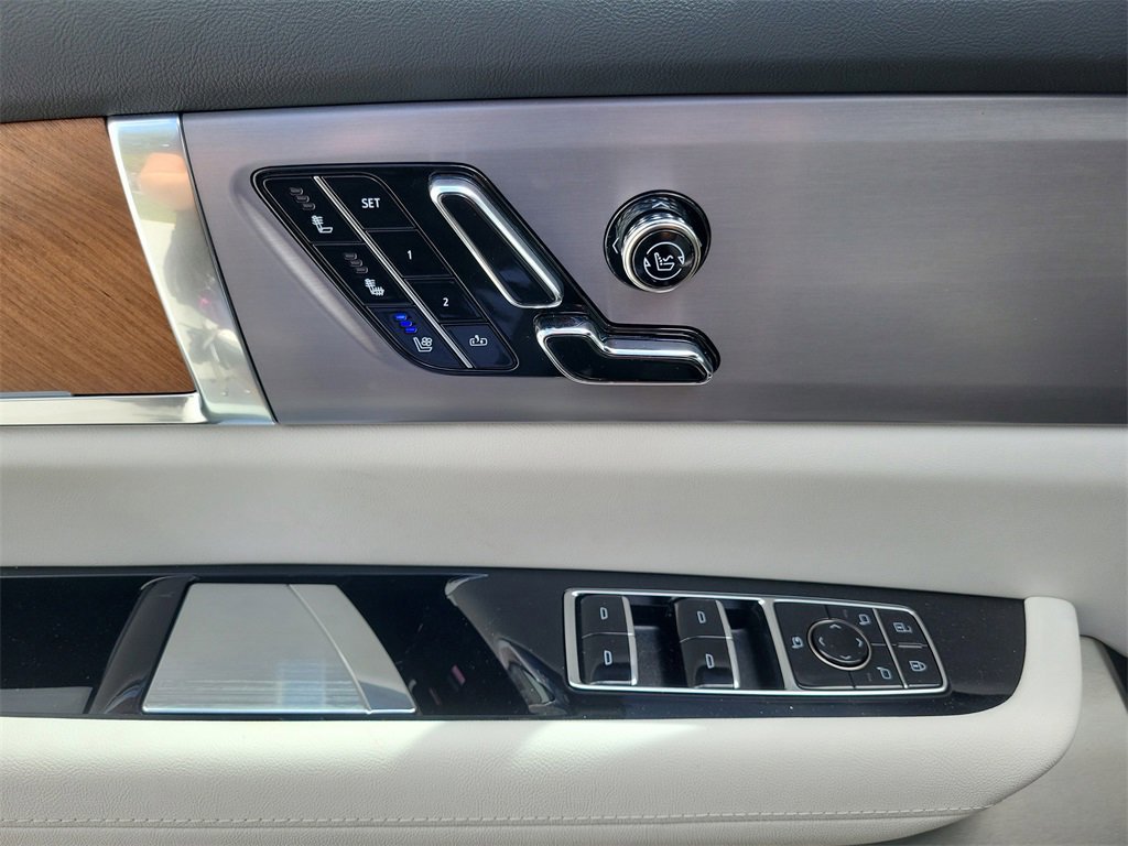 New 2026 Cadillac Vistiq Sport image 10