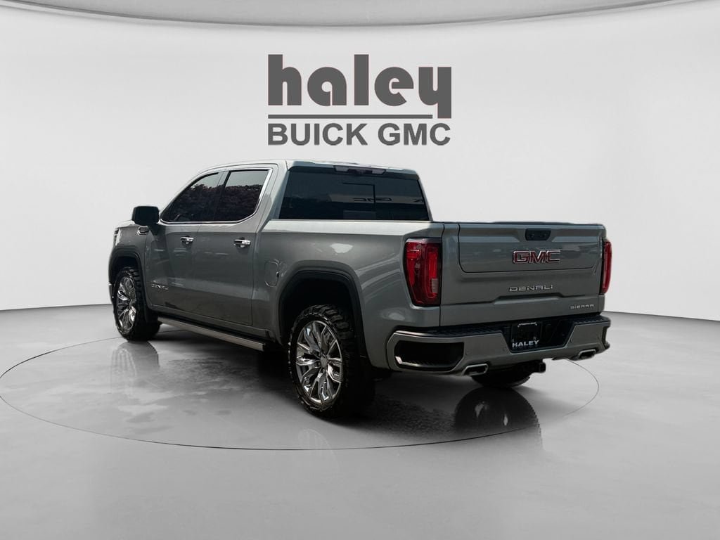 Used 2023 GMC Sierra 1500 Denali w/ Denali Reserve Package AWD/4WD image 3
