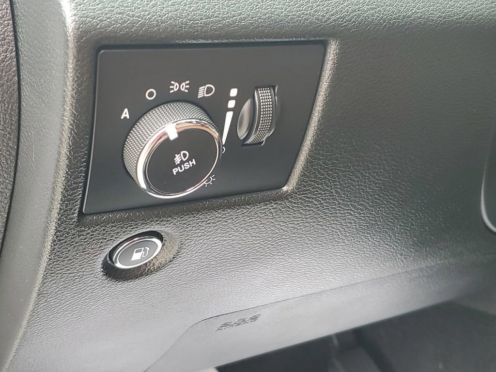 Used 2021 Jeep Grand Cherokee Summit AWD/4WD image 9
