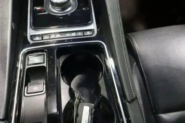 Used 2020 Jaguar F-PACE S image 23