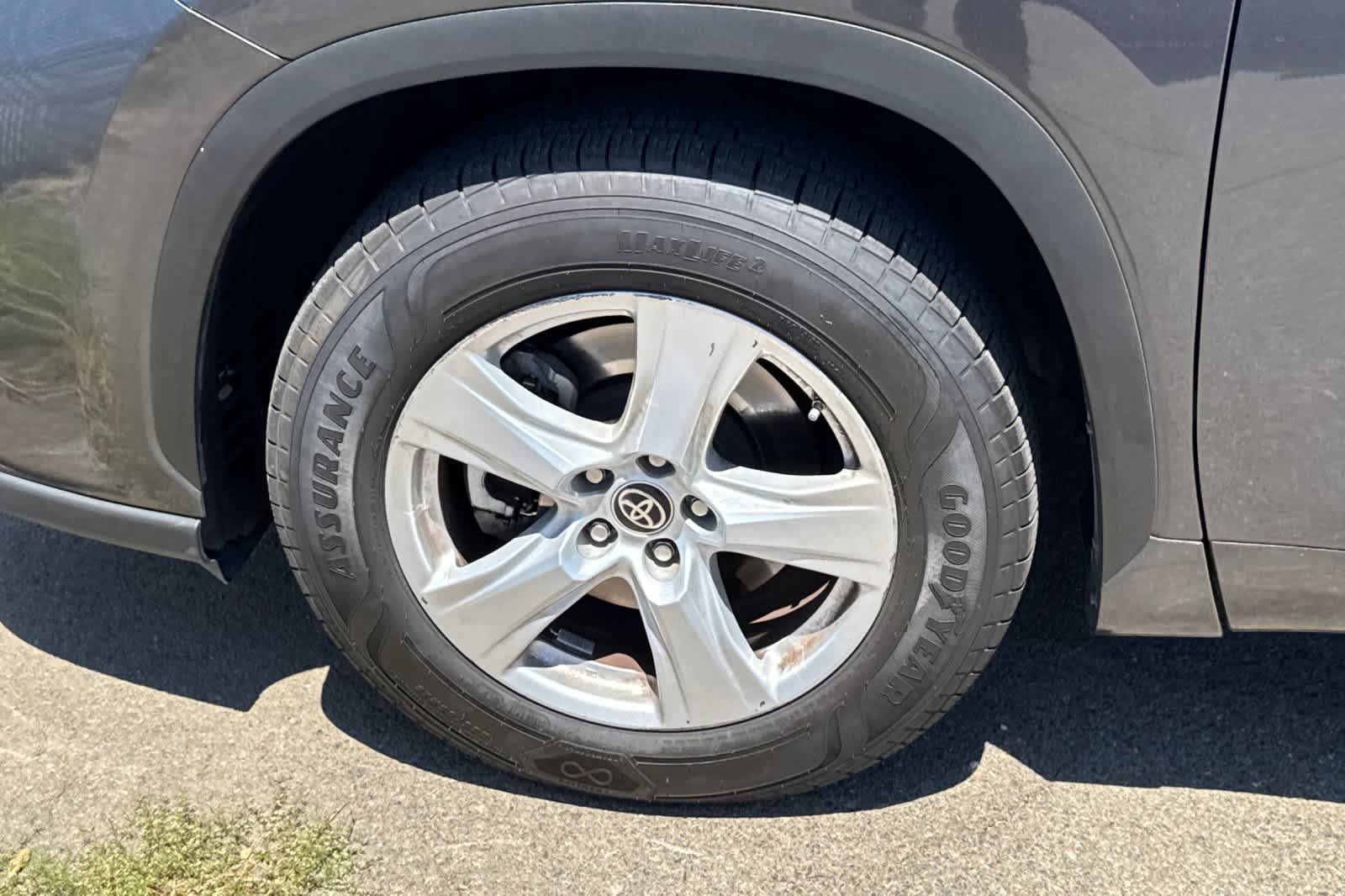 Certified 2020 Toyota Highlander LE FWD image 13