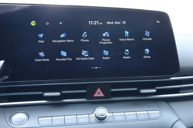 Used 2023 Hyundai Elantra SEL w/ Convenience Package image 17