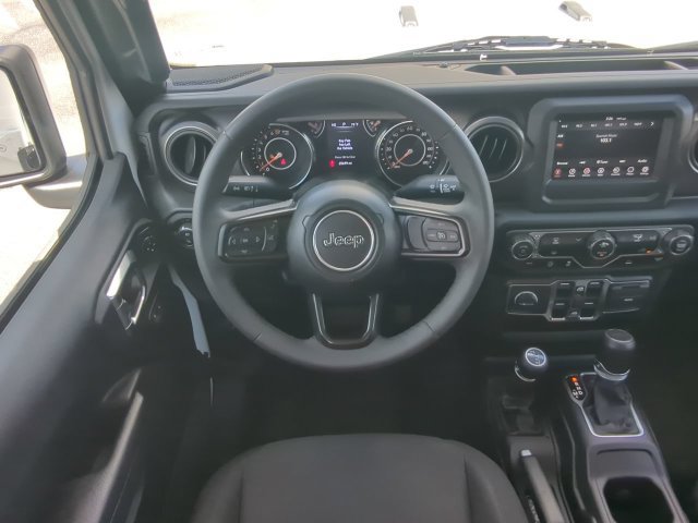 Used 2023 Jeep Gladiator Sport AWD/4WD image 17