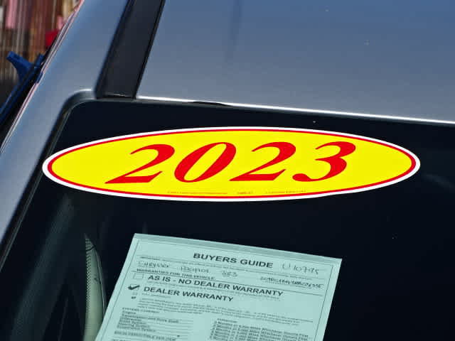 Used 2023 Chrysler Pacifica Touring-L FWD image 6
