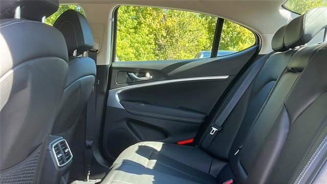 Used 2025 Genesis G70 2.5T image 20