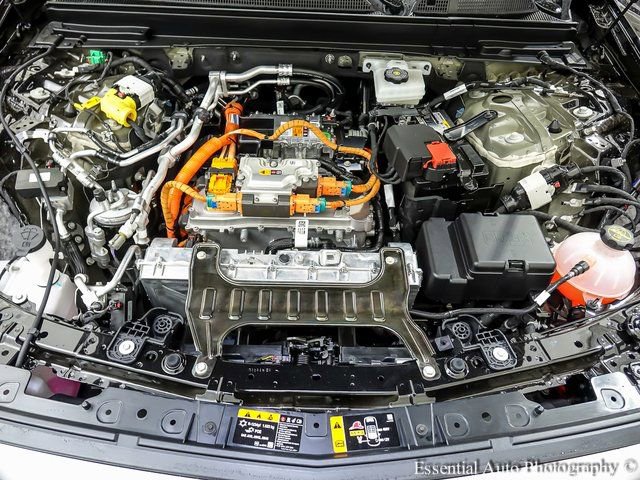 New 2025 Cadillac Lyriq Luxury w/ LPO, Floor Liner Package image 21