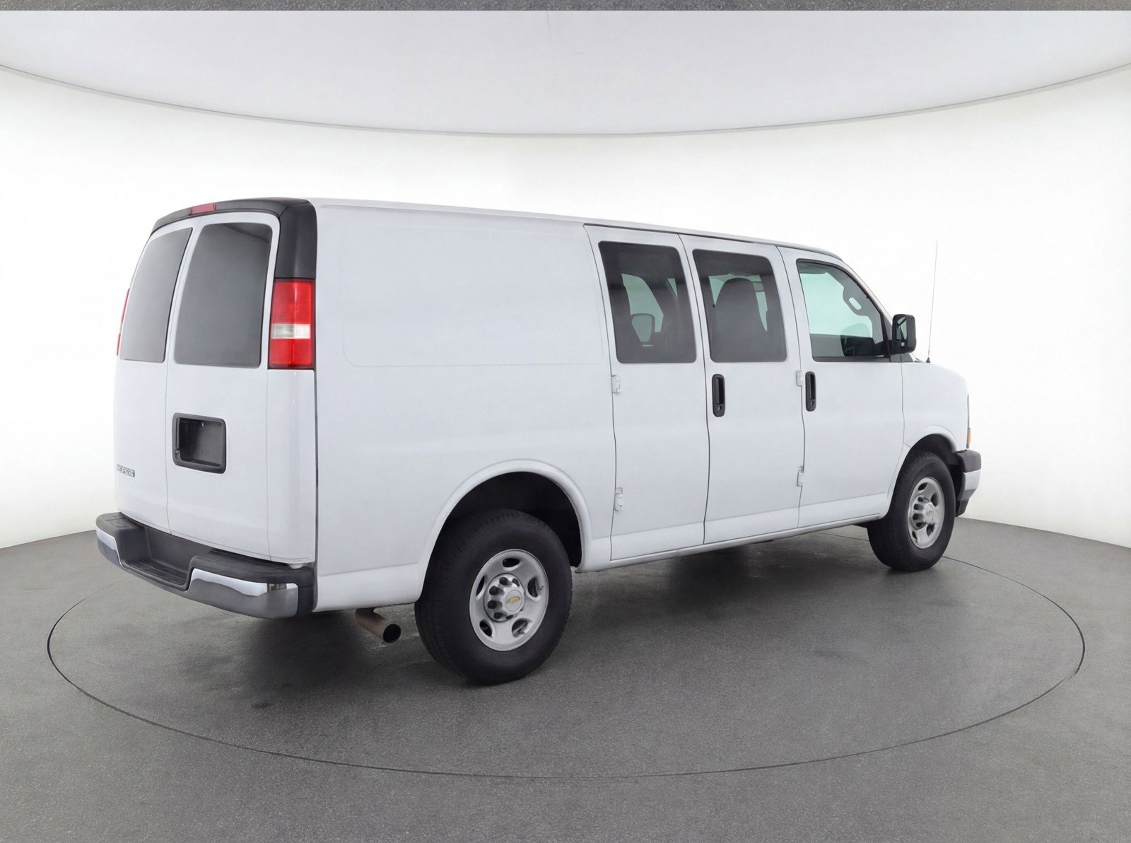 Used 2025 Chevrolet Express 3500 LT w/ LT Preferred Equipment Group image 9