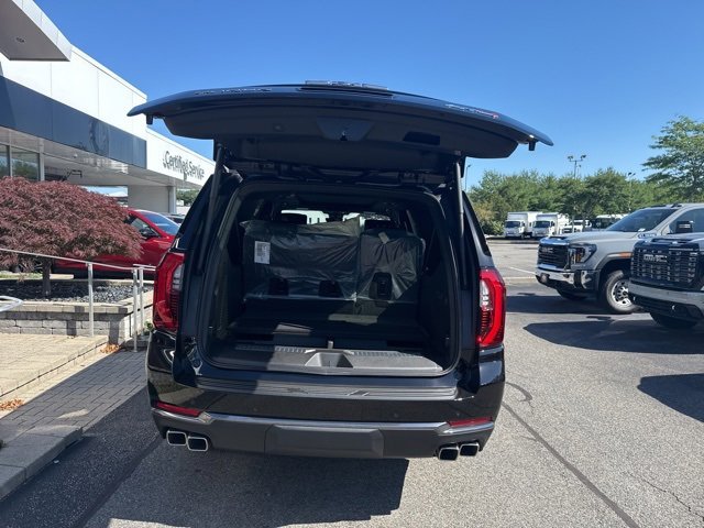 New 2025 GMC Yukon XL AT4 w/ AT4 Premium Plus Package image 29
