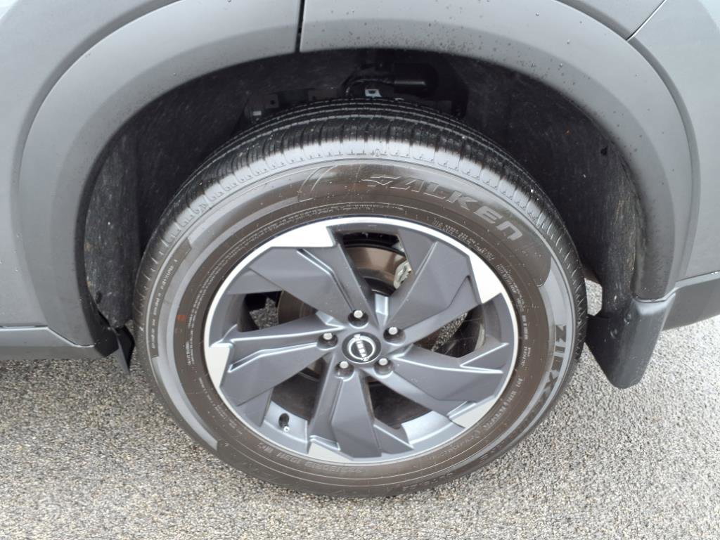 Certified 2025 Nissan Rogue SV w/ SV Premium Package image 4