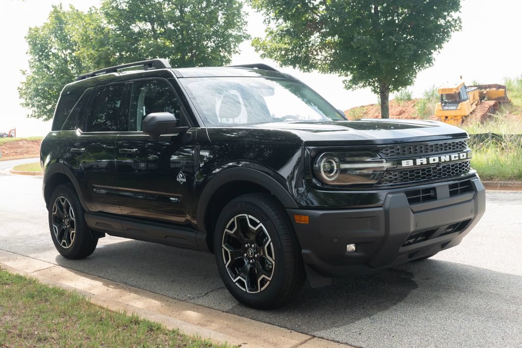 Used 2025 Ford Bronco Sport Outer Banks w/ Outer Banks Tech Package+ AWD/4WD image 3