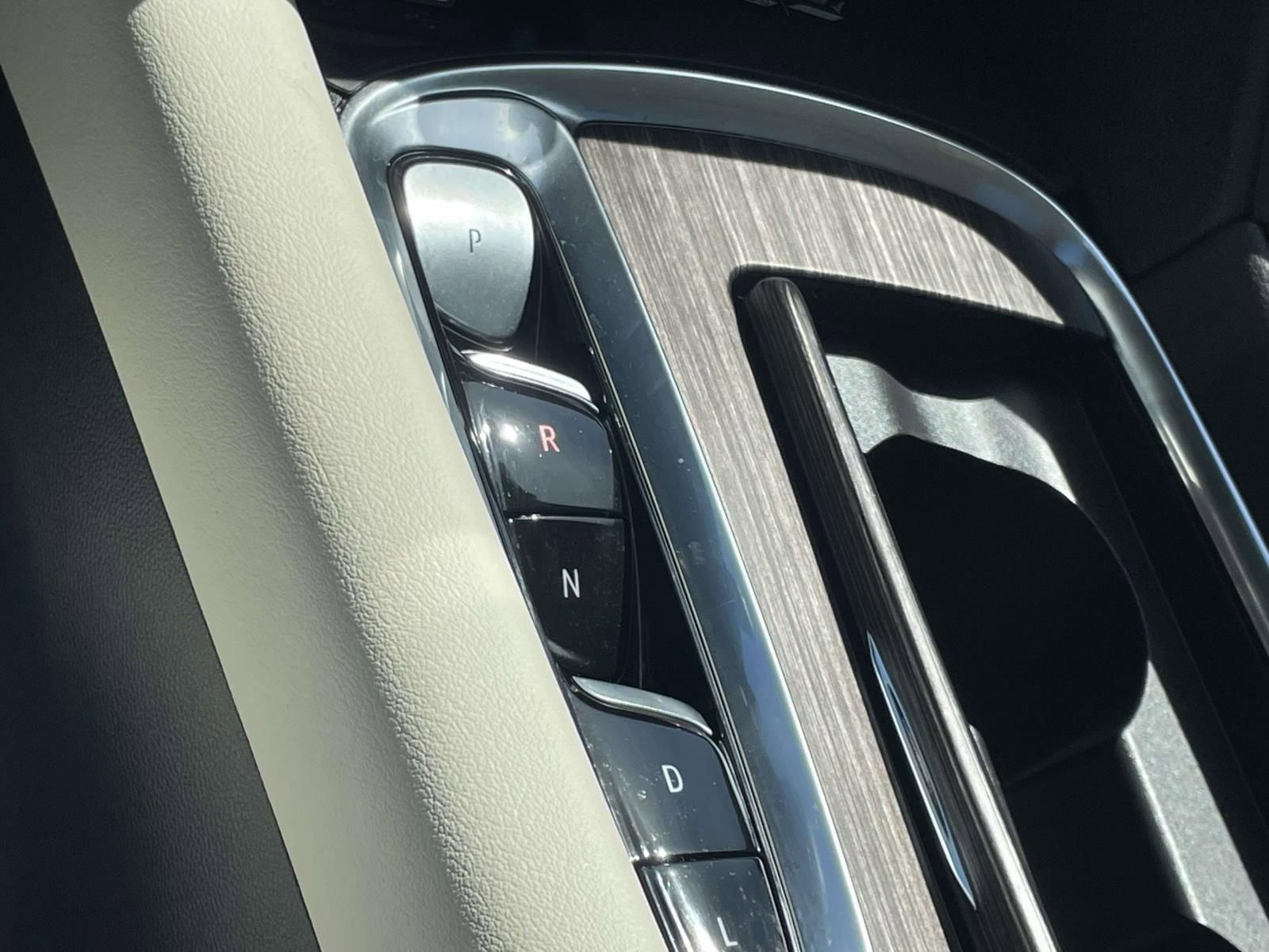Used 2024 Buick Enclave Avenir w/ Avenir Technology Package FWD image 27