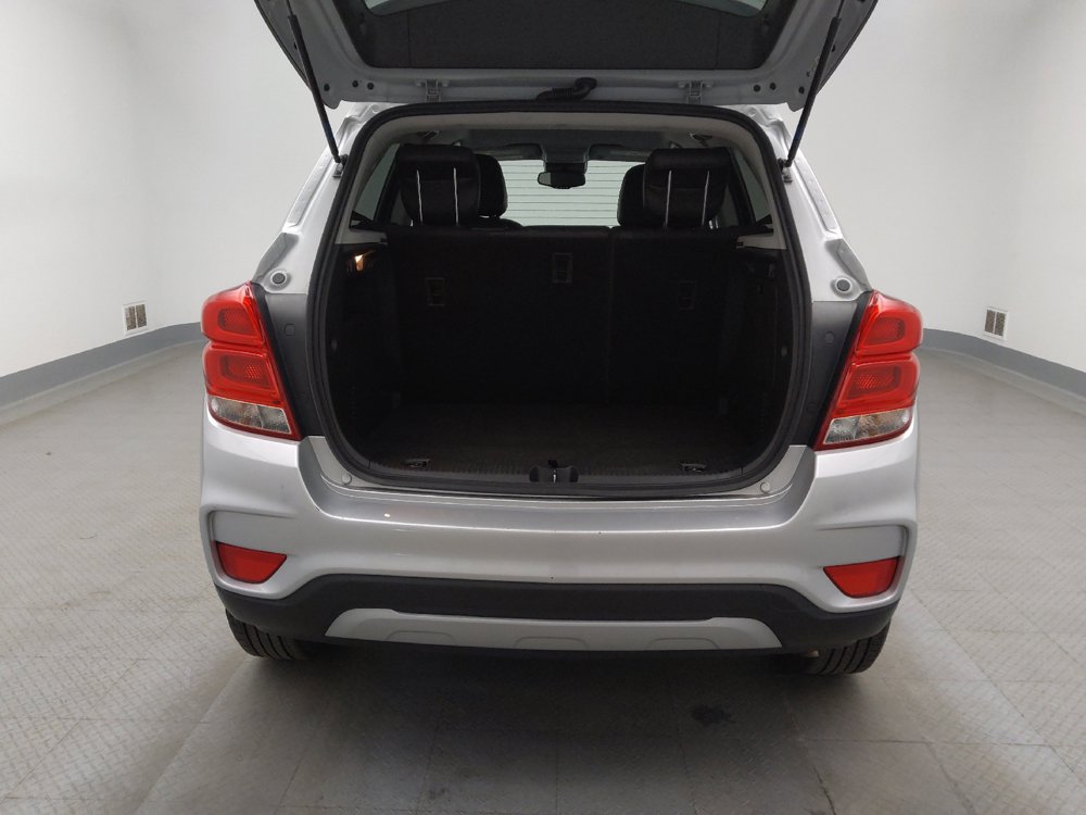 Used 2021 Chevrolet Trax LT w/ LT Convenience Package FWD image 29
