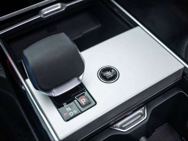 New 2026 Land Rover Range Rover Long Wheelbase SE AWD/4WD image 27