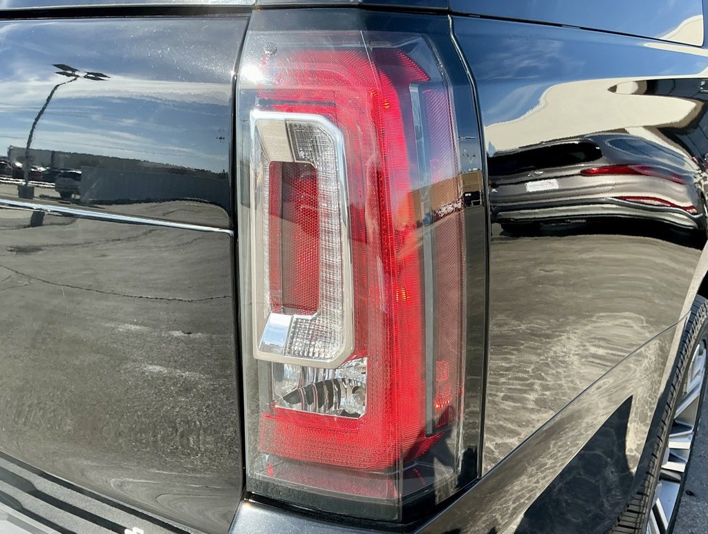 Used 2019 GMC Yukon XL Denali w/ Denali Ultimate Package image 16