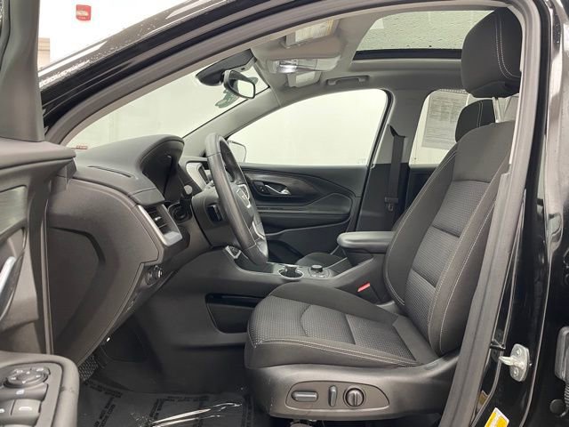 Used 2022 GMC Terrain SLE w/ Driver Convenience Package image 11