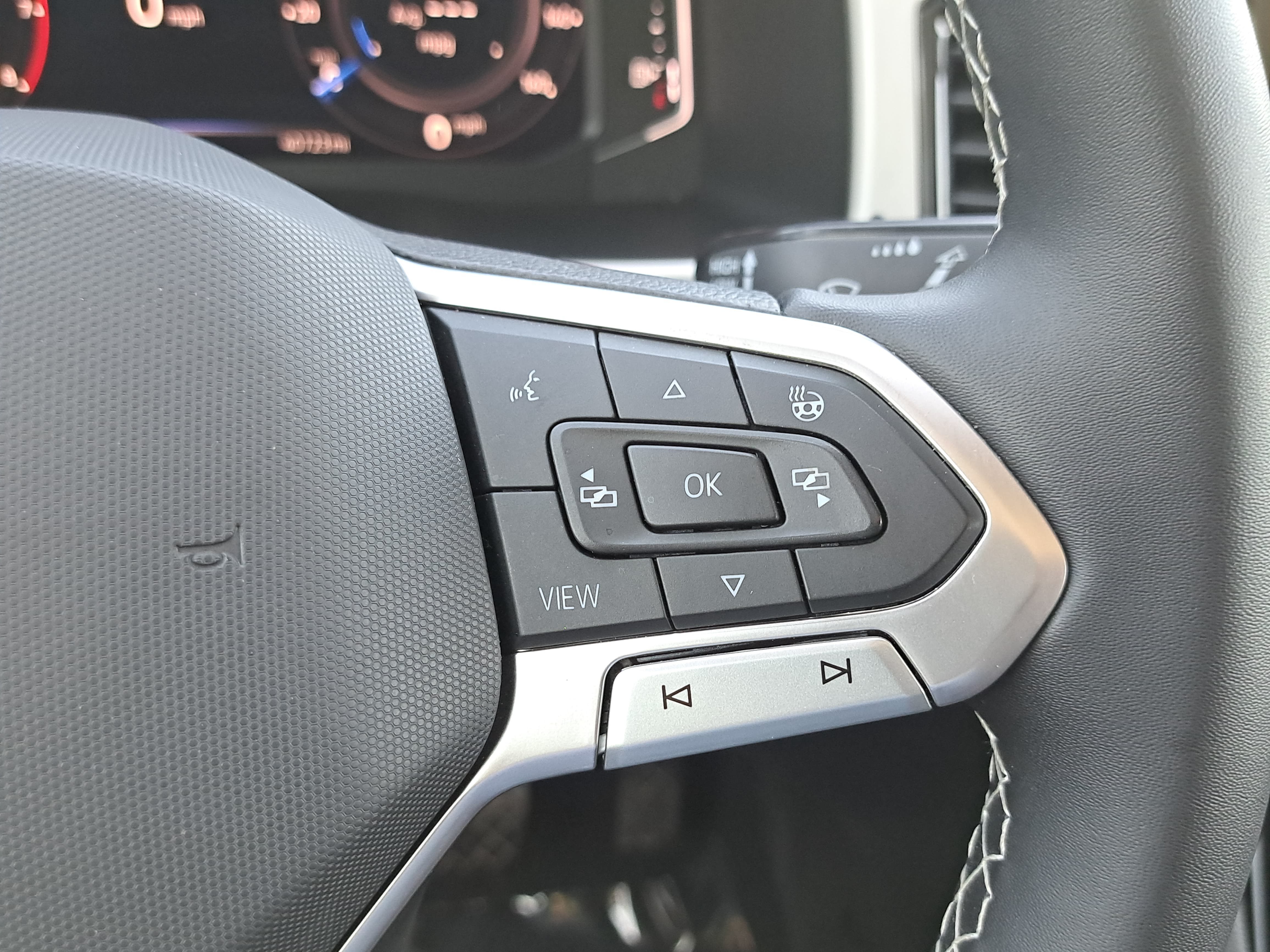 Used 2023 Volkswagen Atlas SEL AWD/4WD image 19
