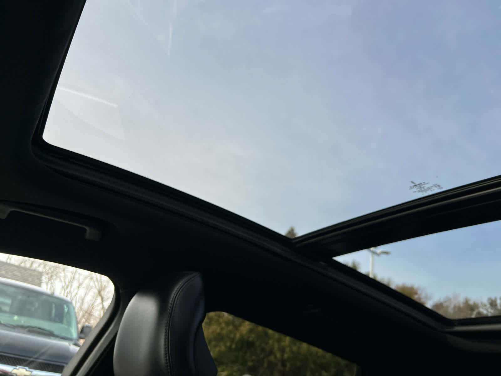 Used 2016 Lincoln MKX Select w/ Select Plus Package image 27