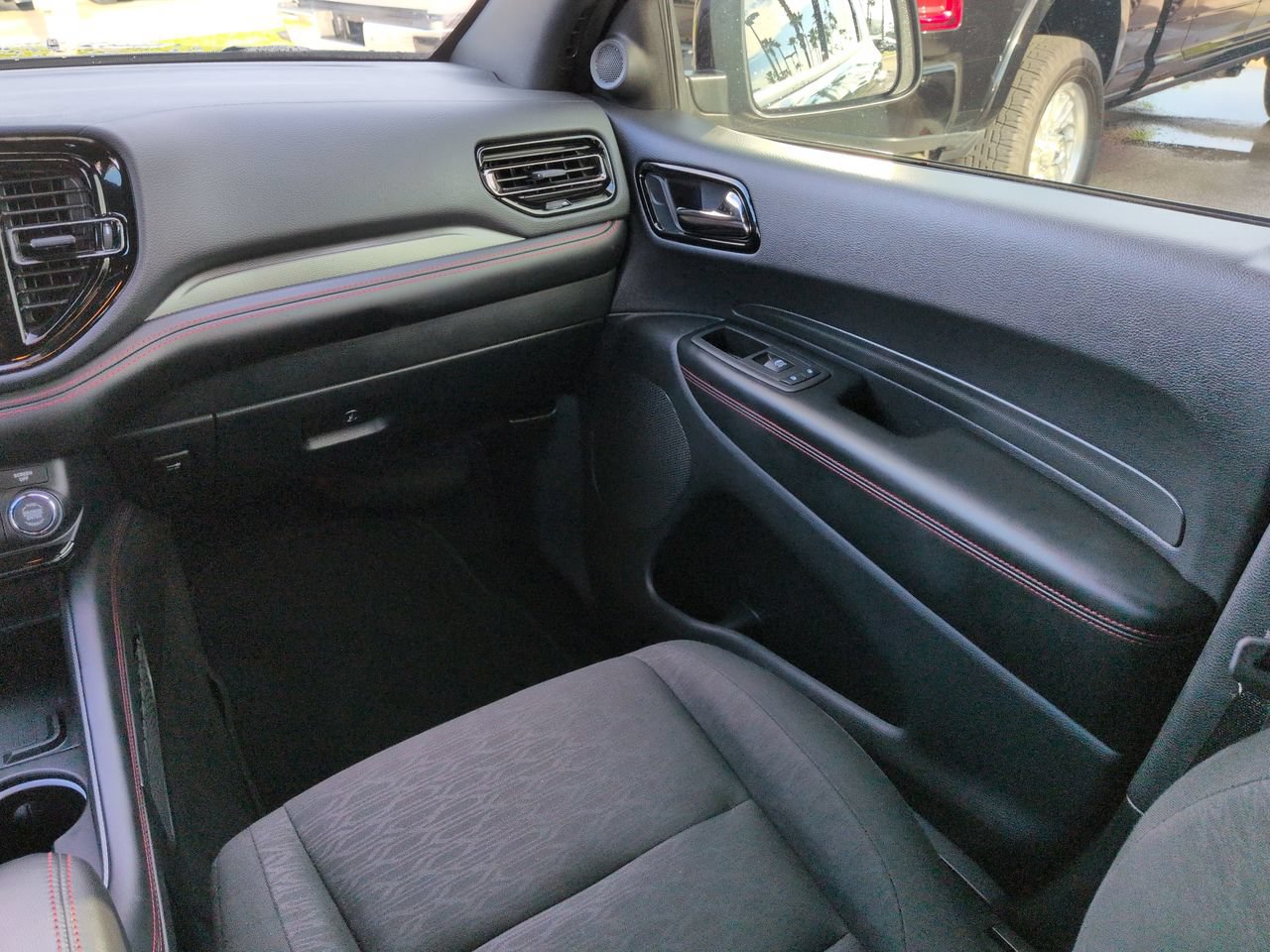 Certified 2024 Dodge Durango R/T w/ Blacktop Package RWD image 16
