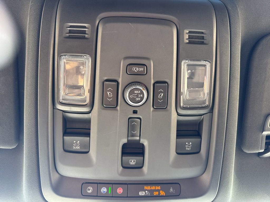 Used 2025 Chevrolet Tahoe High Country AWD/4WD image 20