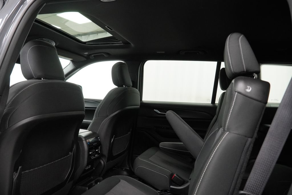 Certified 2025 Jeep Grand Cherokee L Laredo AWD/4WD image 22