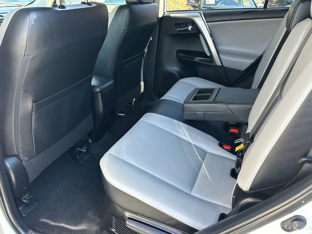 Used 2016 Toyota RAV4 Limited w/ Advanced Technology Package image 18