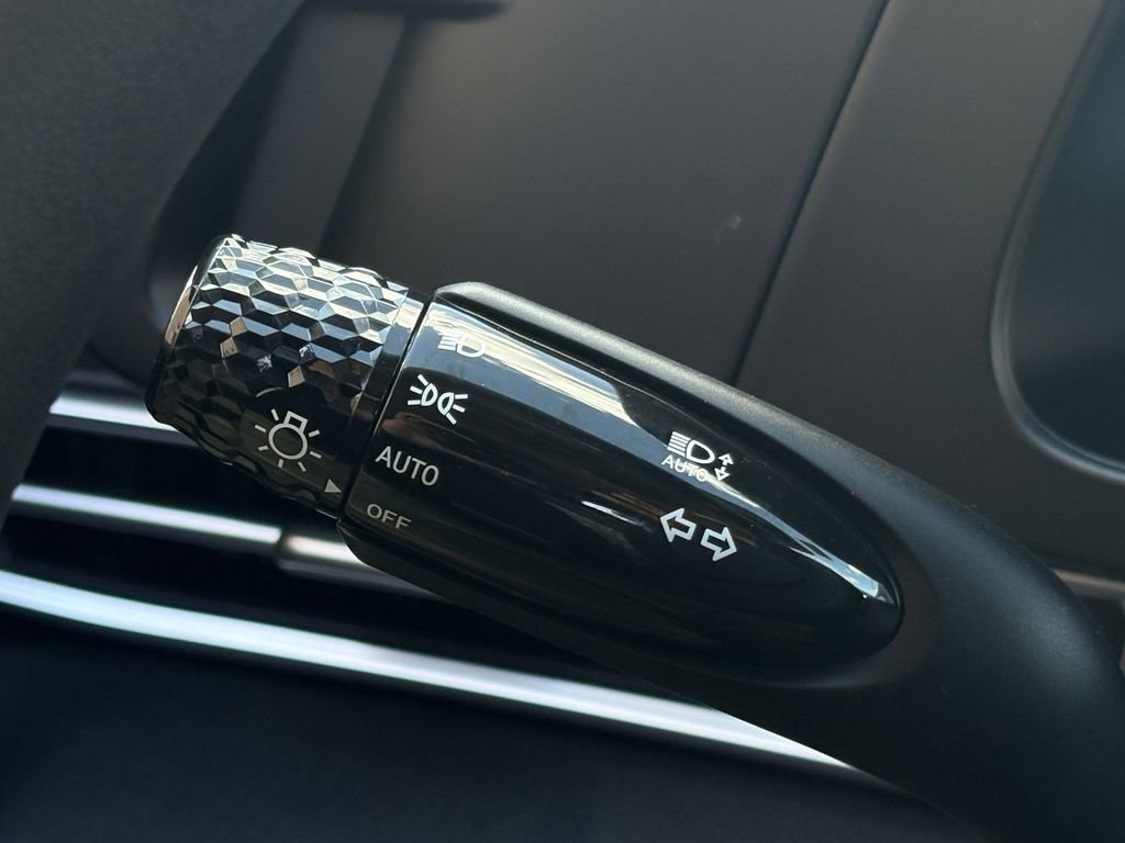 New 2025 Hyundai Elantra SE image 20