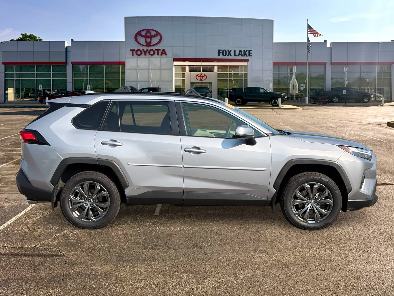 Used 2022 Toyota RAV4 XLE Premium AWD/4WD image 6