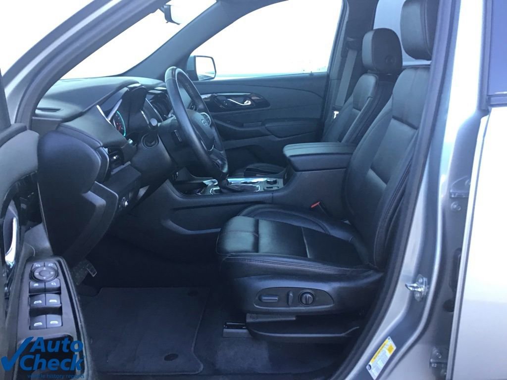 Used 2023 Chevrolet Traverse RS image 26