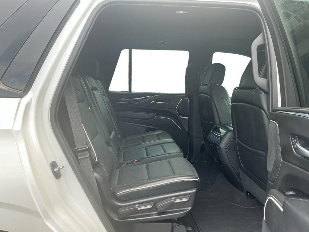 Used 2023 Cadillac Escalade Sport AWD/4WD image 23