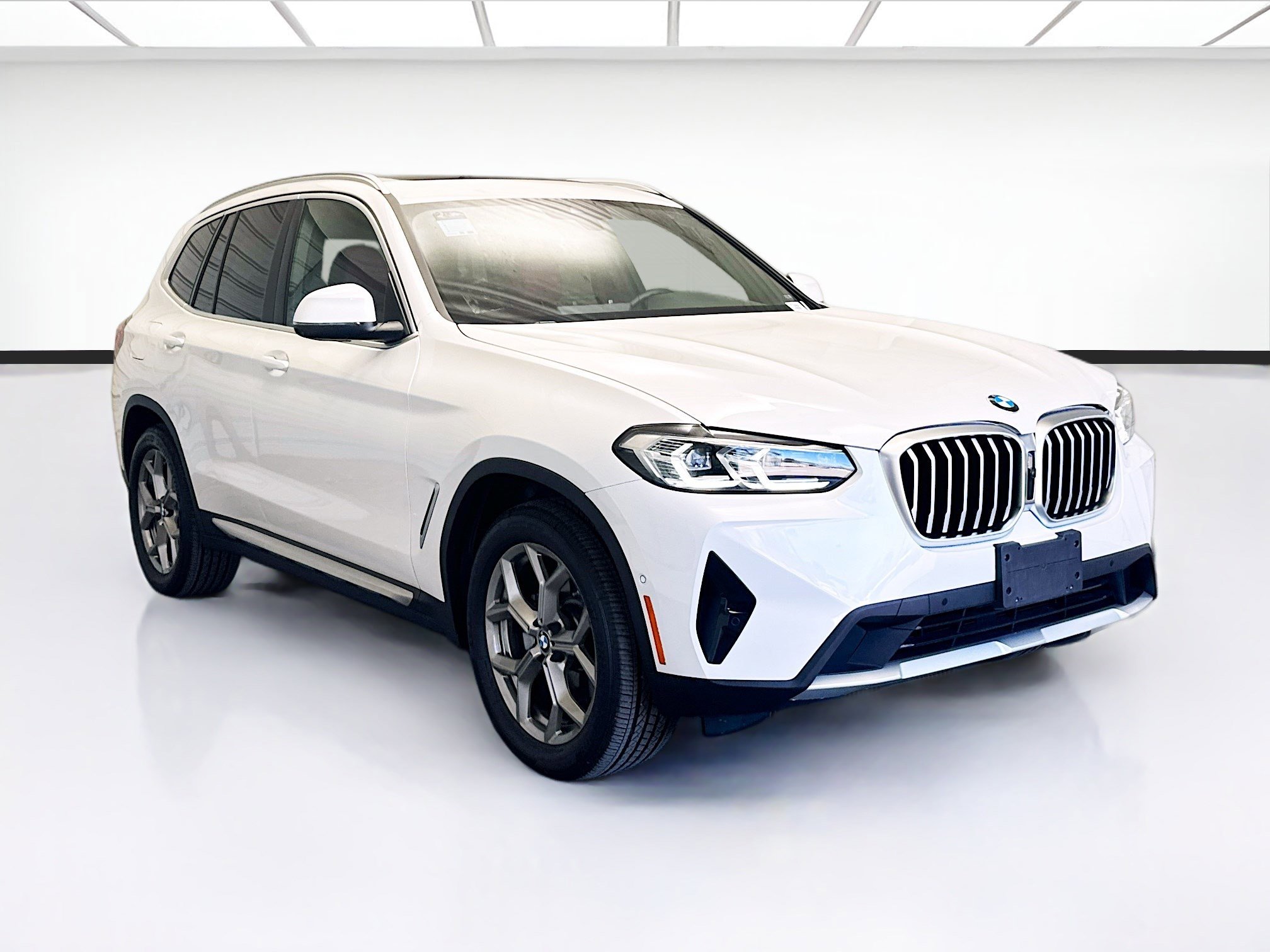 Used 2024 BMW X3 sDrive30i w/ Convenience Package image 3