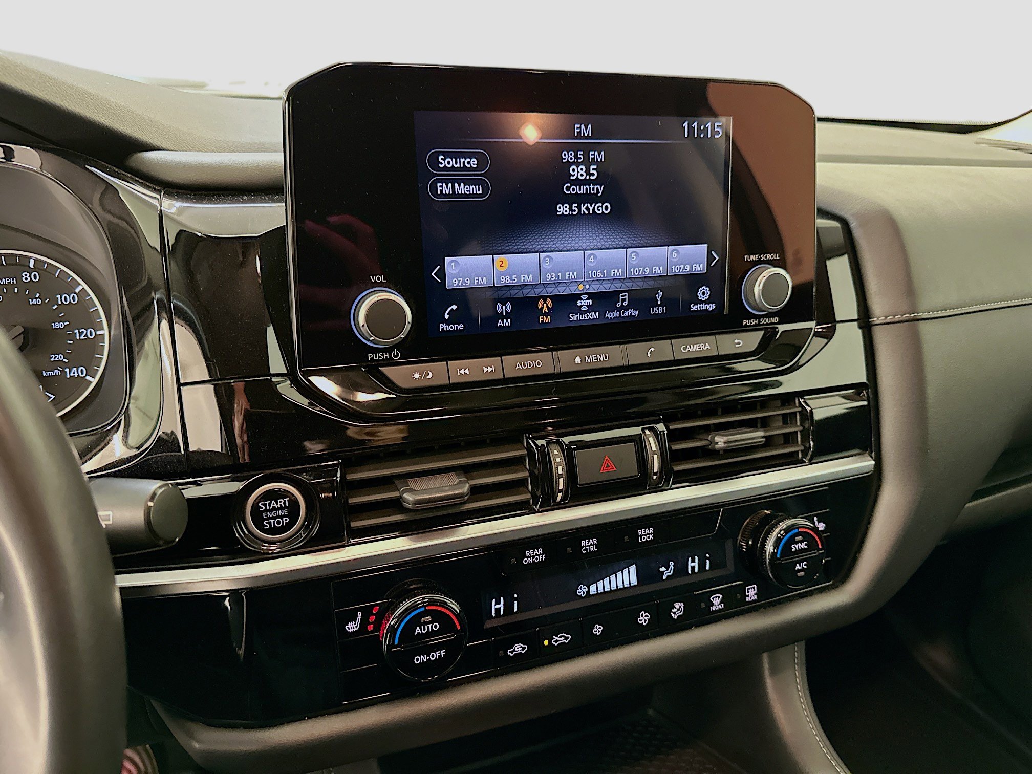 Used 2023 Nissan Pathfinder SV image 25