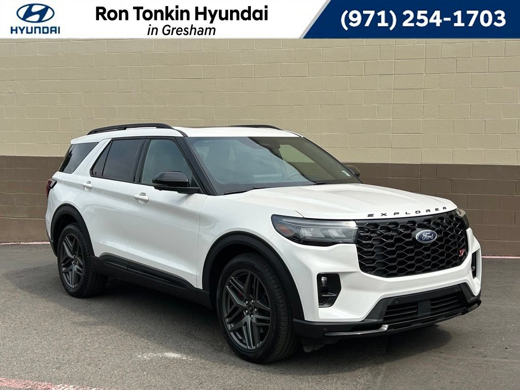 Used 2025 Ford Explorer ST AWD/4WD image 1