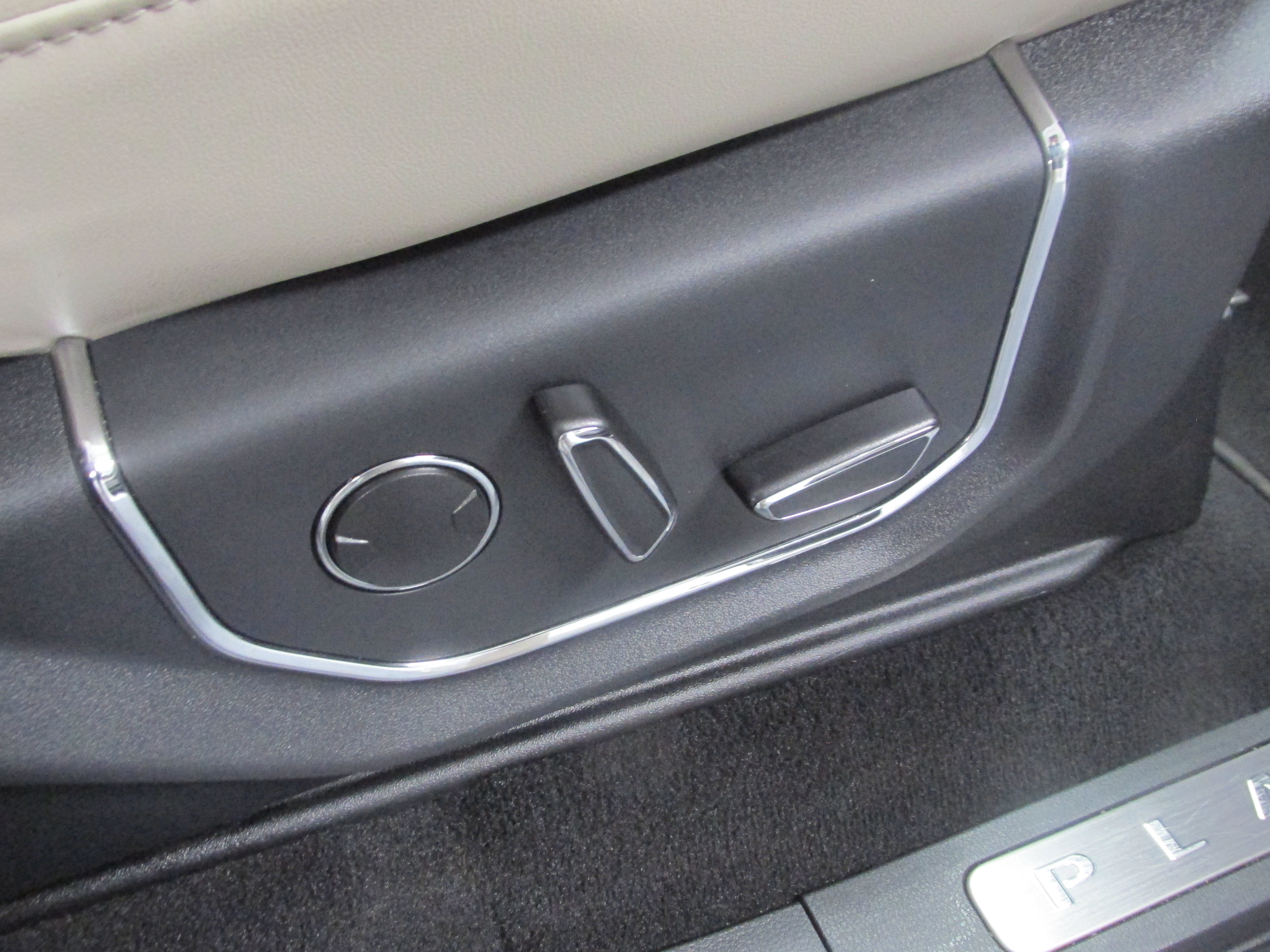 Used 2023 Ford Expedition Platinum image 31