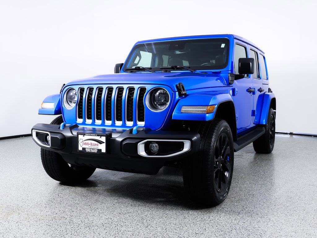 Used 2023 Jeep Wrangler Unlimited Sahara w/ Cold Weather Group AWD/4WD image 3