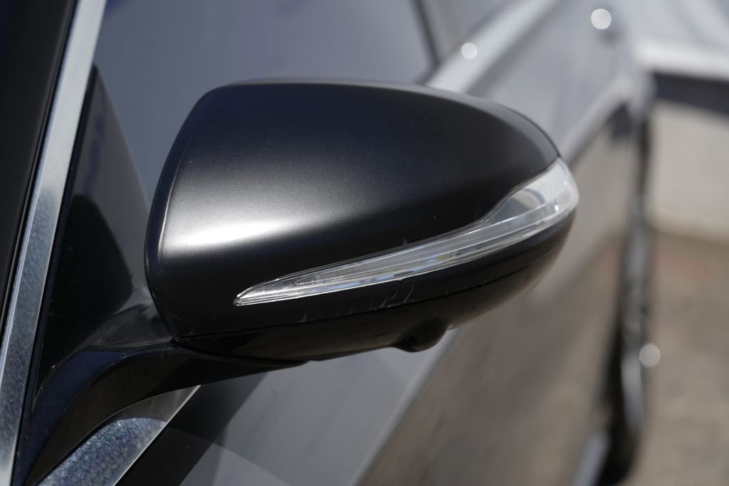 Used 2015 Mercedes-Benz S 550 Sedan image 11